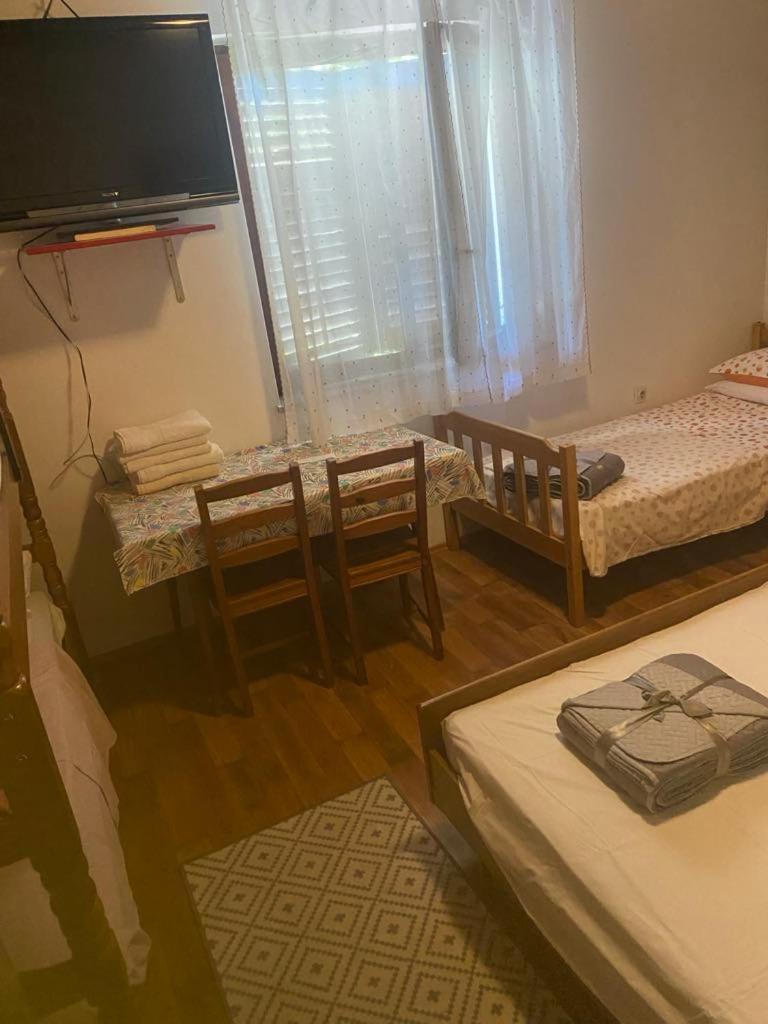 Hostel-Sezanalokev B&B Luaran gambar